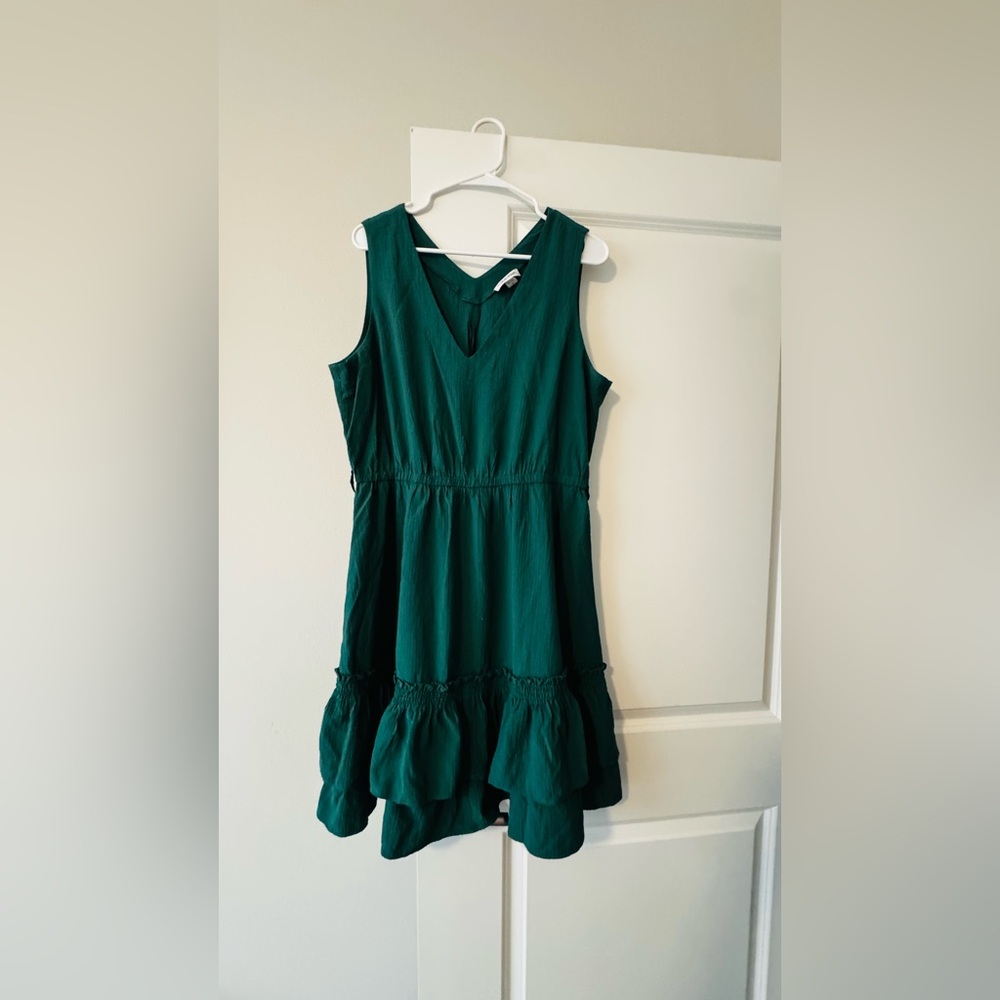 🔥$10FINAL PRICE🔥Calvin Klein Hunter Green V-Neck Sleeveless Tiered Ruffle Dress🧡 - Picture 2 of 10